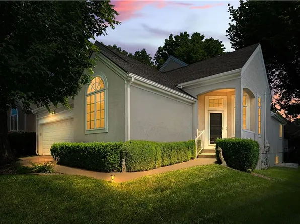 704 W 131st Pl, Kansas City, MO 64145