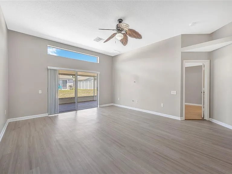 30435 Annadale Dr — Photo 7