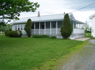 458 Hayford Rd, Champlain, NY 12919