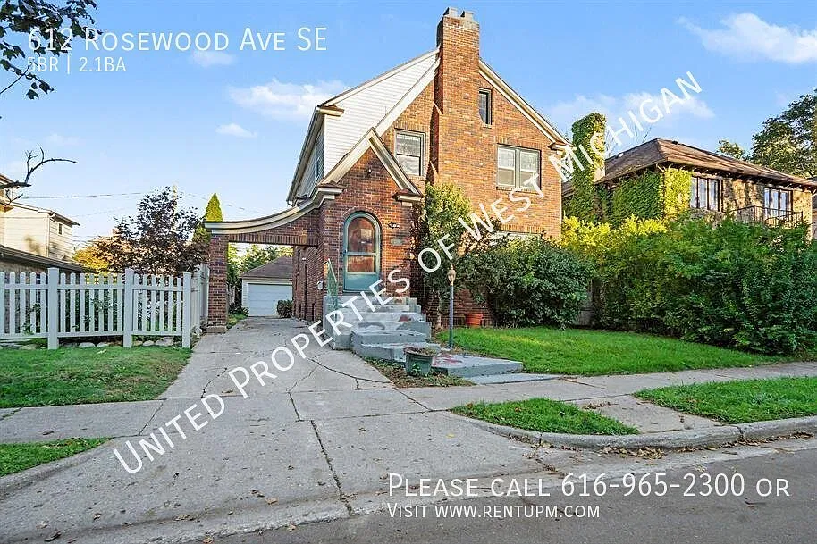 Available Now! | Charming 5 bedroom, 2.5 Bathroom Single Family Home in East Grand Rapids | Lots ... — Photo 2