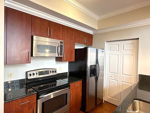 5th image of 300 W 5th St APT 706