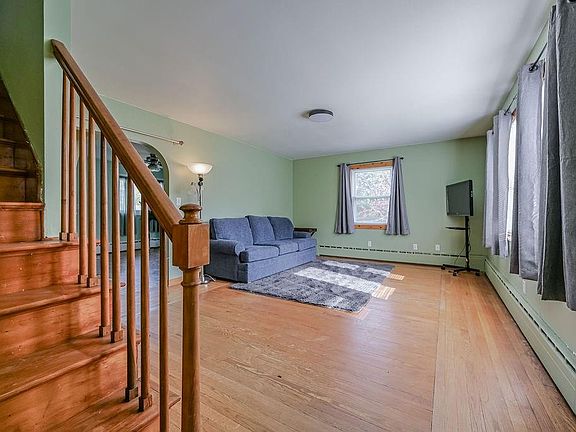 3rd image of 92 Brackett Ave