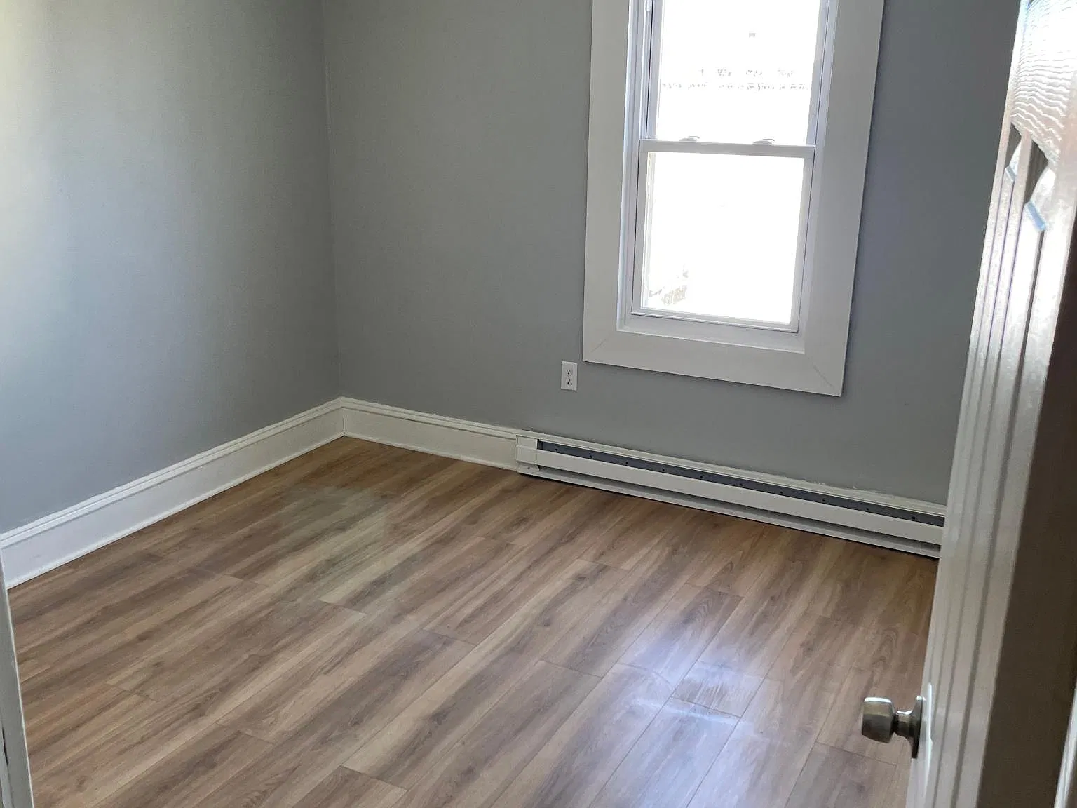 3 bed, 1200 sqft, $2,100 — Photo 4