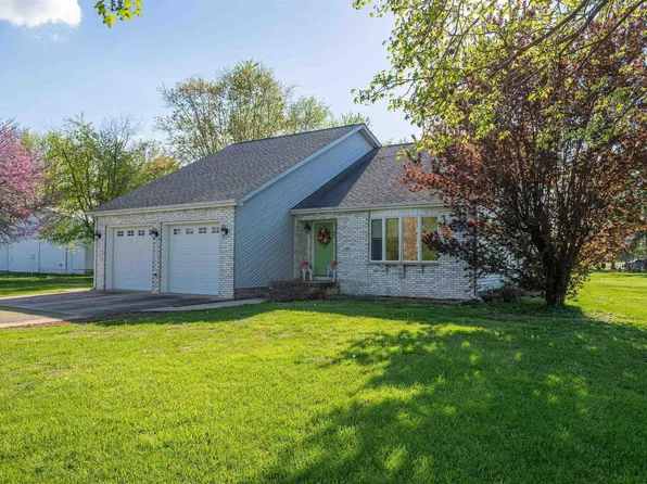 601 S Main St, Belle Rive, IL 62810