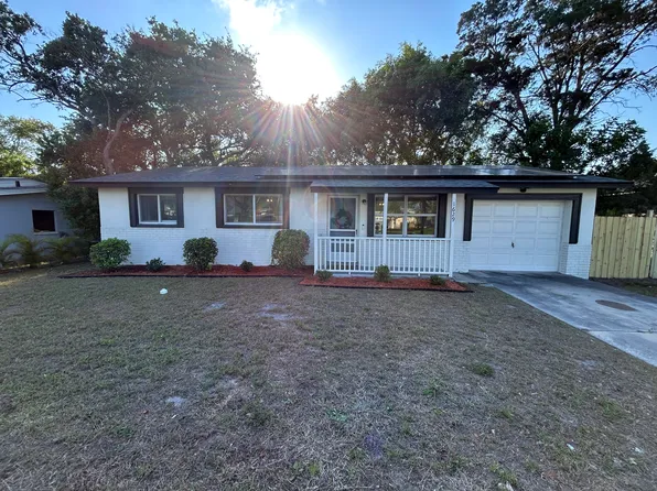 1629 Valencia Dr E, Largo, FL 33778