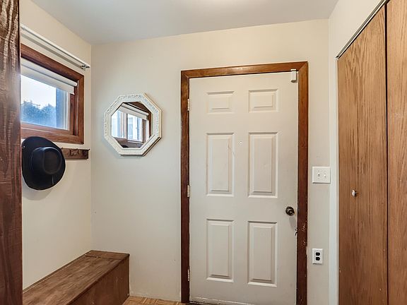4th image of 14369 Lake Dr NE