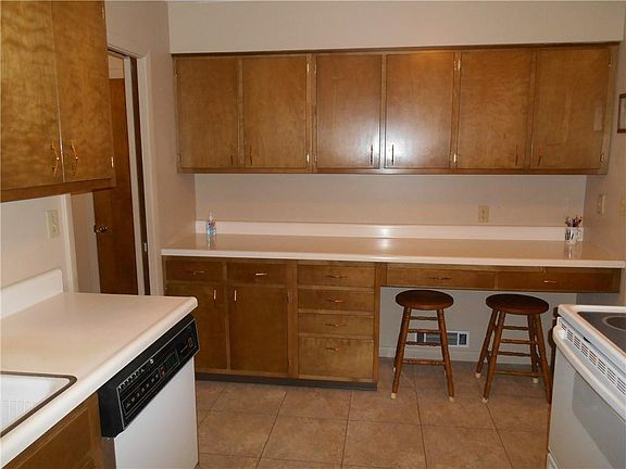 4th image of 2750 Whippoorwill Dr