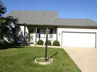 120 Pheasant Run Dr, Porter, IN 46304