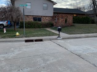 400 Queensboro Pl, Yukon, OK 73099