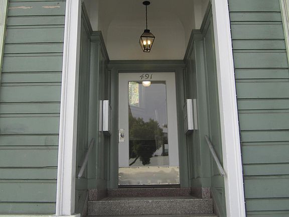 2nd image of 491 Frederick St APT 11
