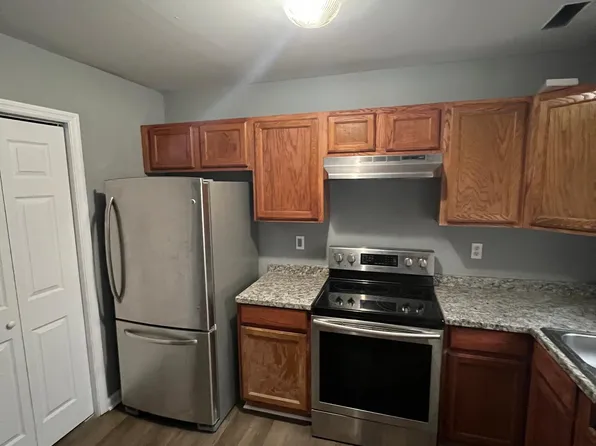 1065 Rulnick St, Fayetteville, NC 28304