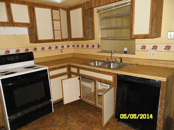 4th image of 3910 Alpert Dr