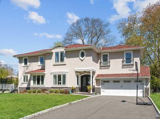 568 Thurnau Dr, River Vale, NJ 07675