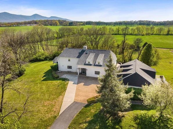 1335 Courtney Ln, Elkton, VA 22827