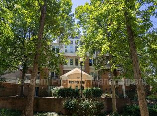 2204 Westcourt Ln APT 121, Herndon, VA 20170