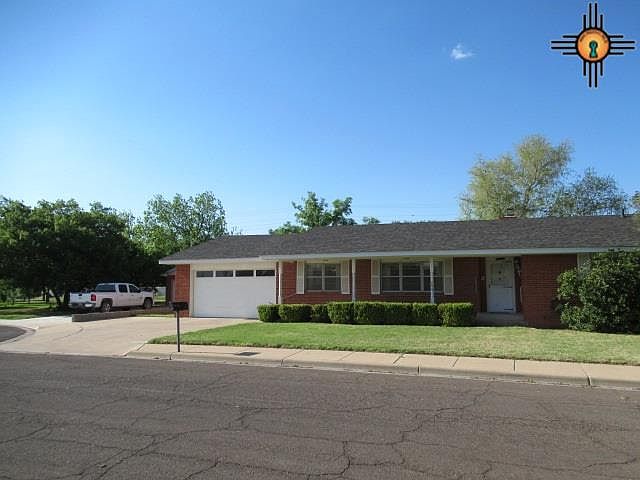 1st image of 900 E Albertson Dr