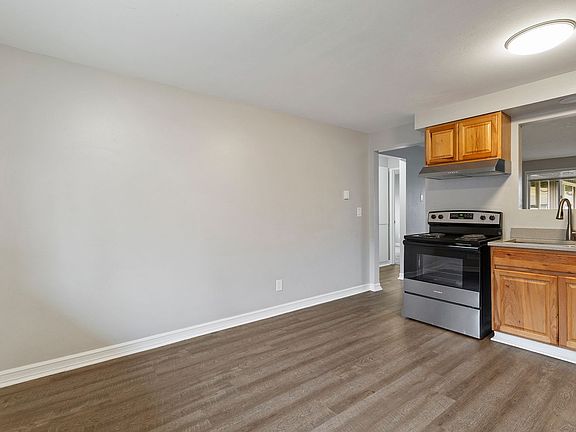 4th image of 1365 SE Cedar St #5