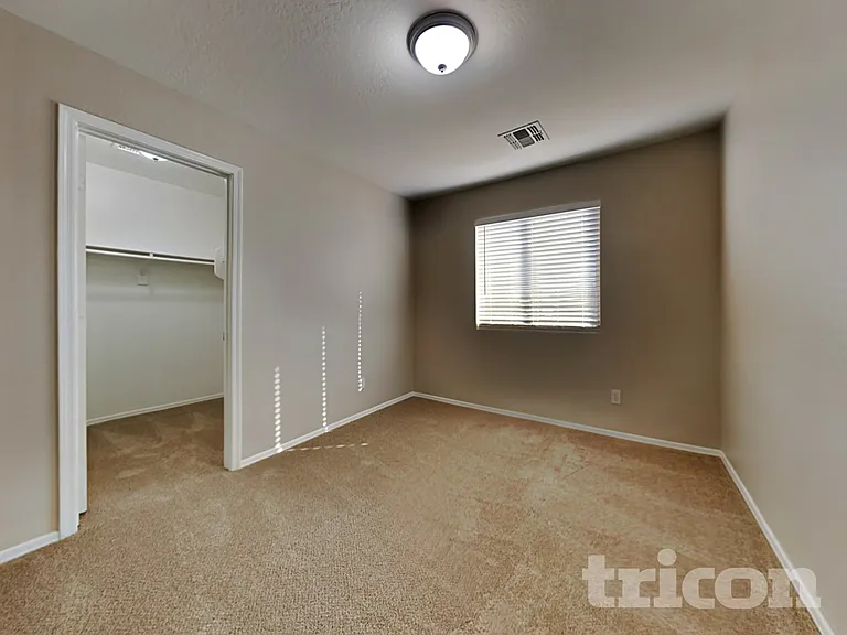 15204 N El Frio Ct — Photo 9