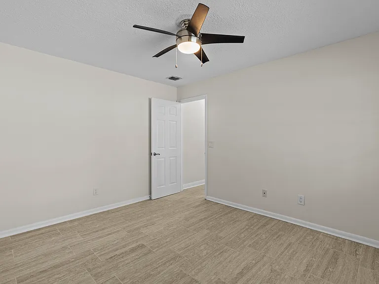 74 Sanchez Dr E — Photo 22