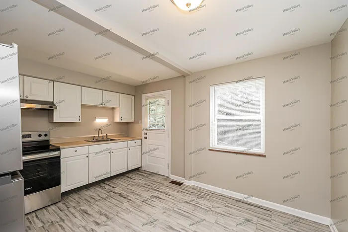 521 Roebling Rd — Photo 6