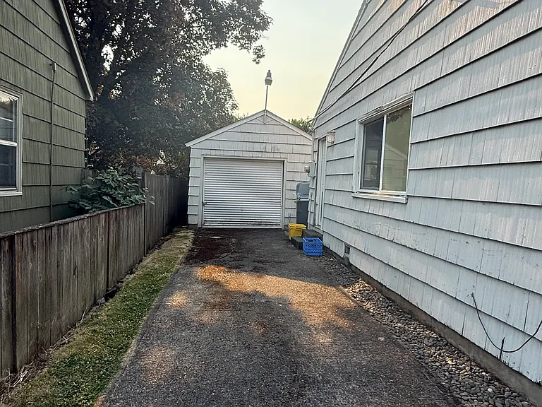4317 SE 35th Pl — Photo 2
