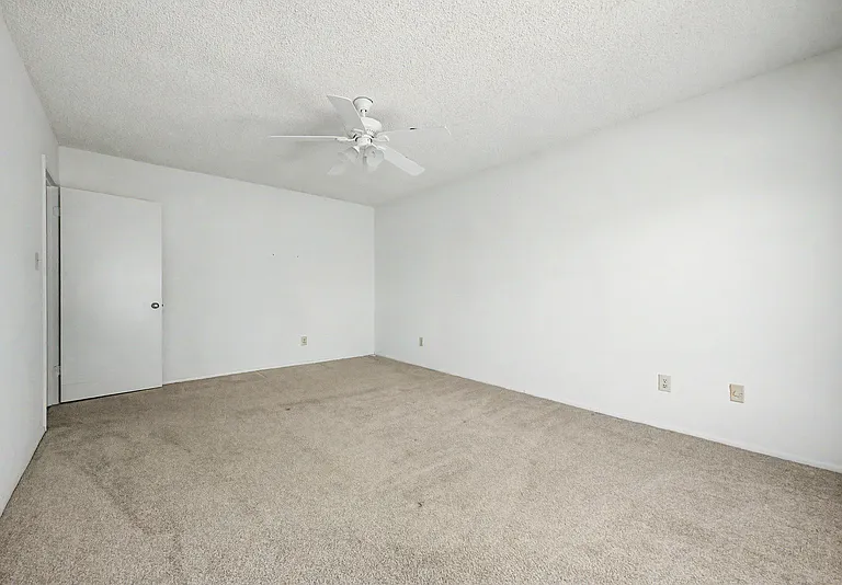 2822 E Willow Ave — Photo 20