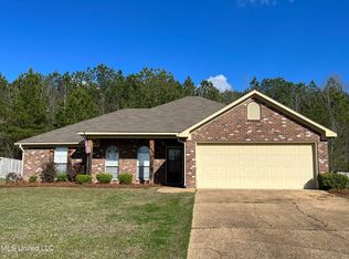 533 Roxbury Pl, Florence, MS 39073