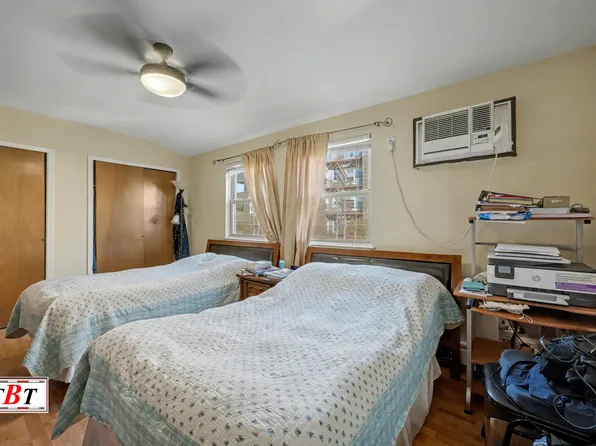 870 East 16th Street image 21 of 28