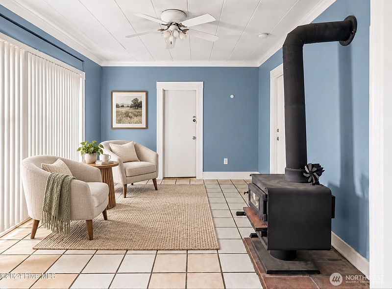 2nd image of 313 N G" Street
