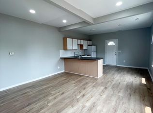 1002 Beaconsfield Ave APT 2, Grosse Pointe Park, MI 48230