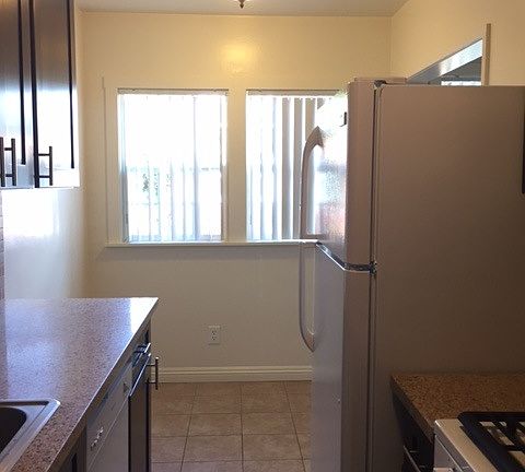 5th image of 4366 Overland Ave