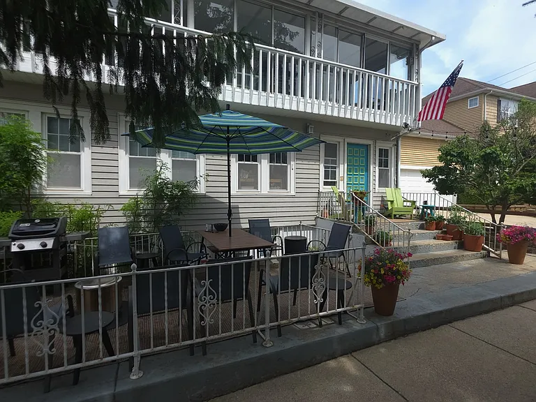 111 N Lake Ave #2 — Photo 3