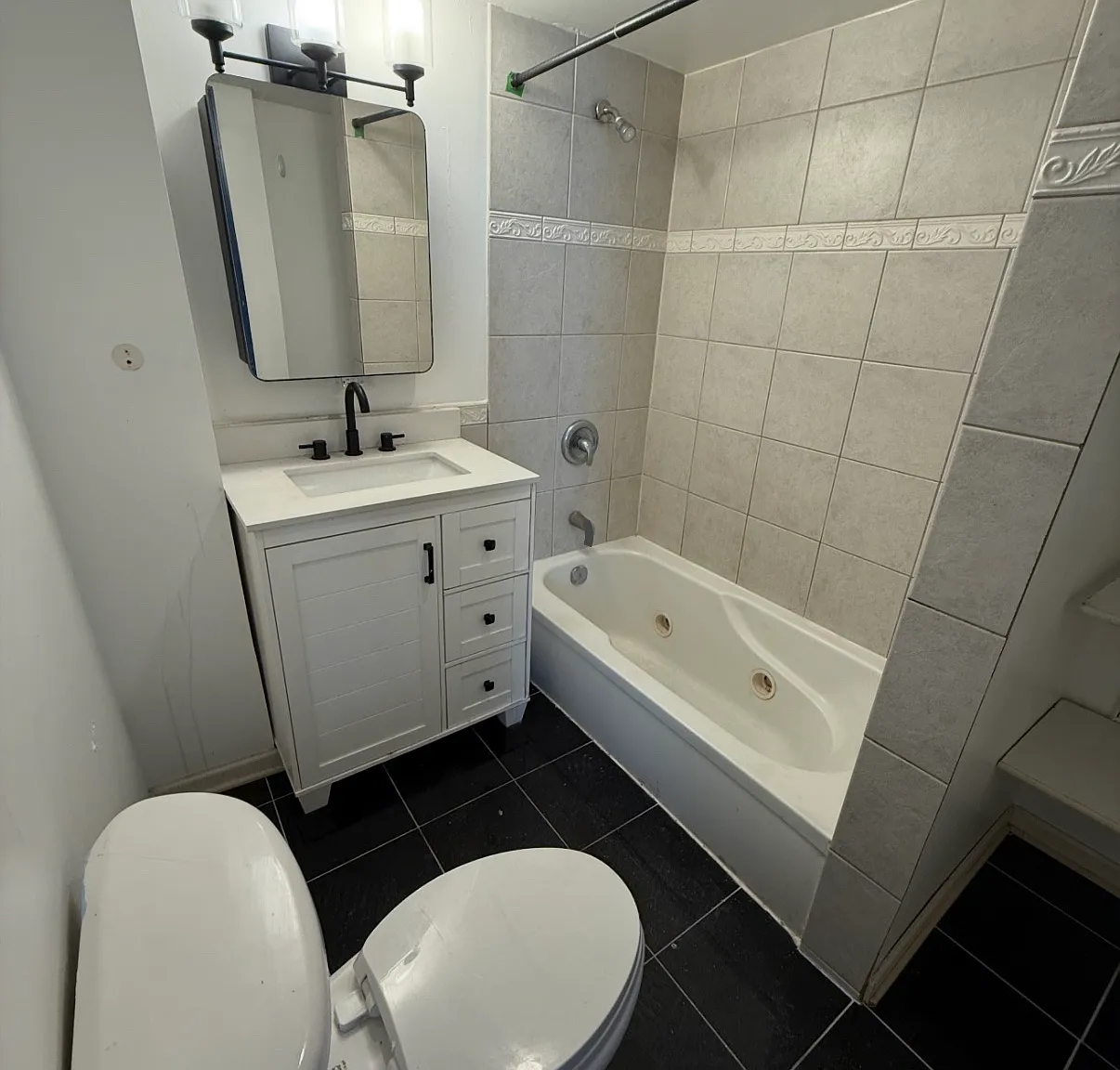 2 bed, 900 sqft, $1,800 — Photo 4