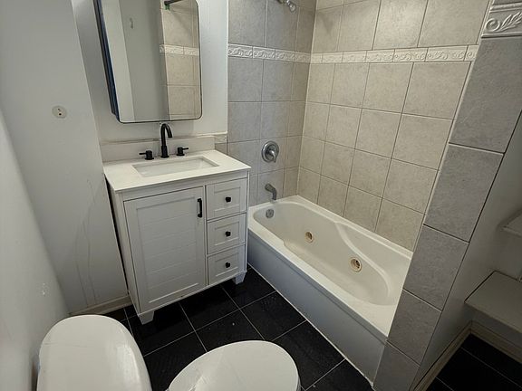 4th image of 613 W 46th St #1