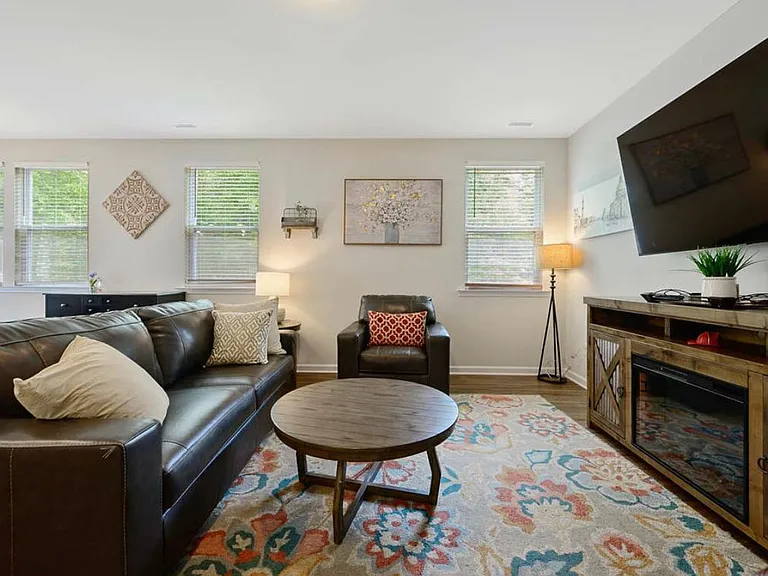 155 Rossell Park Cir — Photo 16