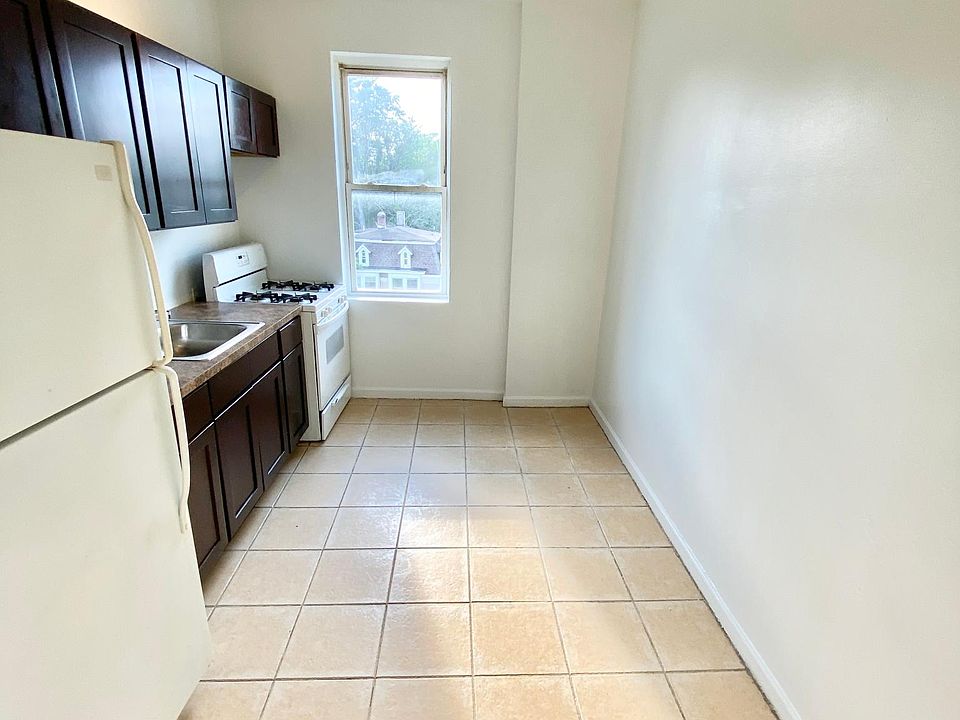 1st image of 4 Glenwood Ave #41