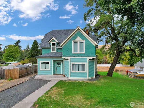 308 W Fourth Street, Waitsburg, WA 99361