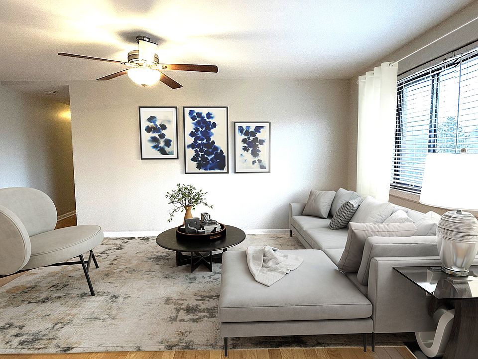 Gorgeous Modern 2 Bedroom Apartment Fantastic natural light - Hardwood floors throughout