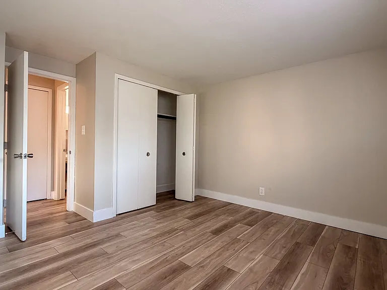 Valley York Apartments — Photo 6
