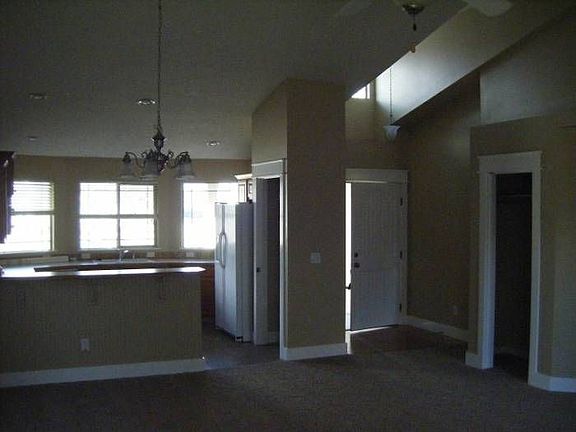 Entry/Dining