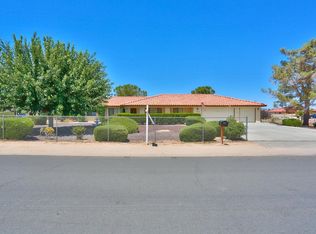 13750 Lakota Rd, Apple Valley, CA 92307
