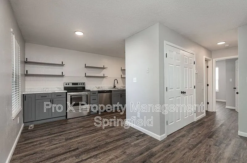 2 bed, 1.0 bath, 780 sqft, $975 — Photo 4