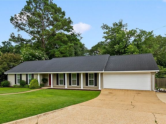 3rd image of 2127 Fredericksburg Dr