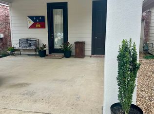 119 Coconut Grove Cir, Lafayette, LA 70508