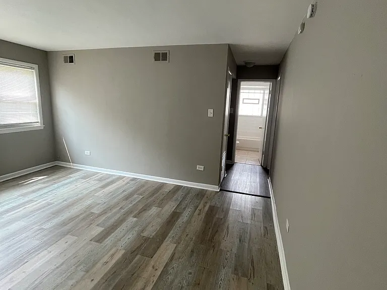 15006 Dorchester Ave #1W — Photo 4