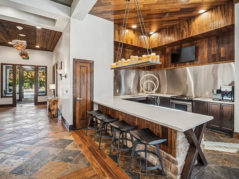 Berkshire Aspen Grove — Photo 15