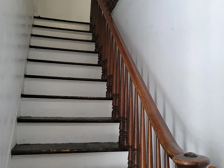 290 E 1st St #2-6 — Photo 36
