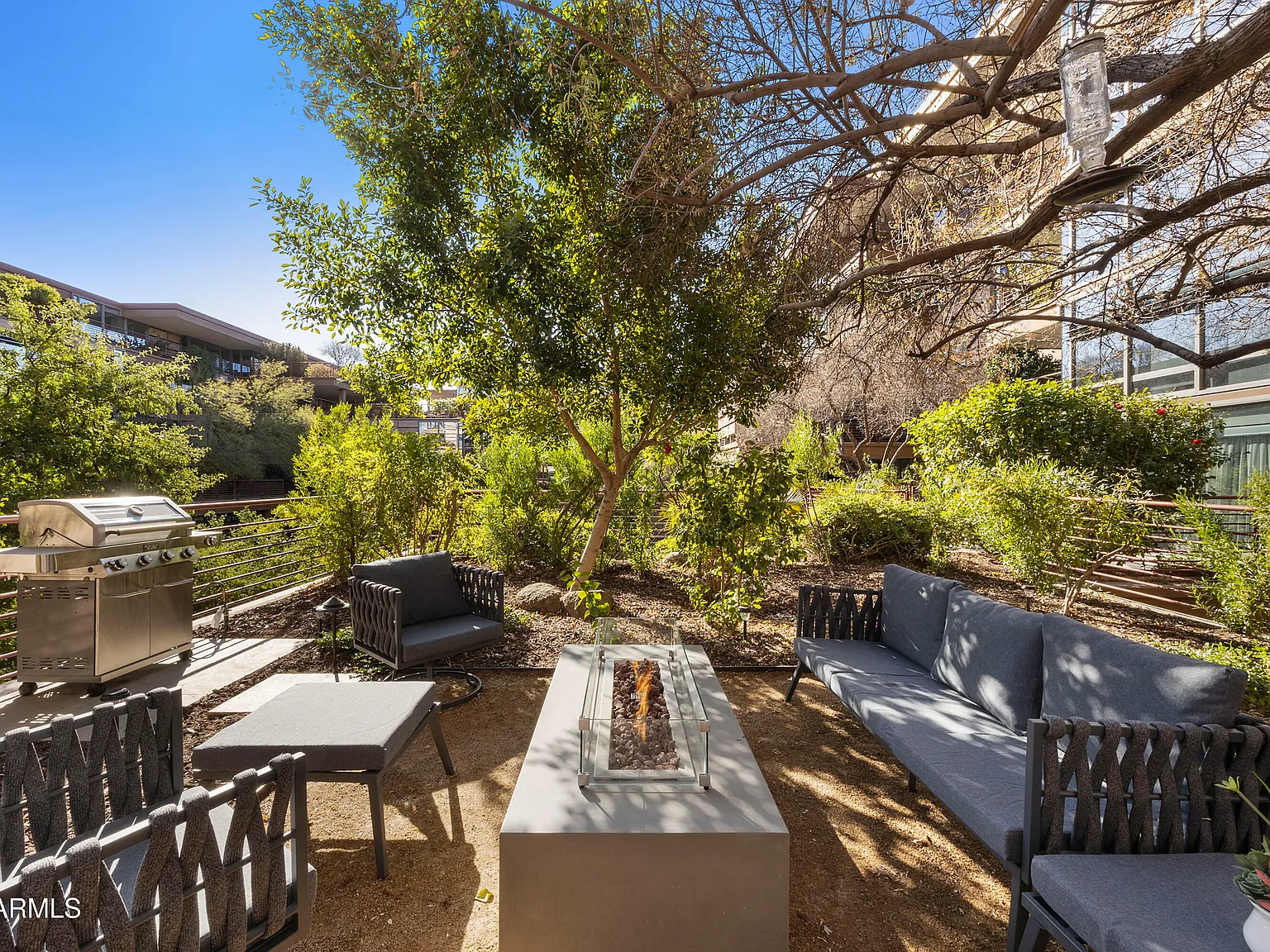 2 bed, 2.0 bath, 1295 sqft, $7,500 — Photo 3