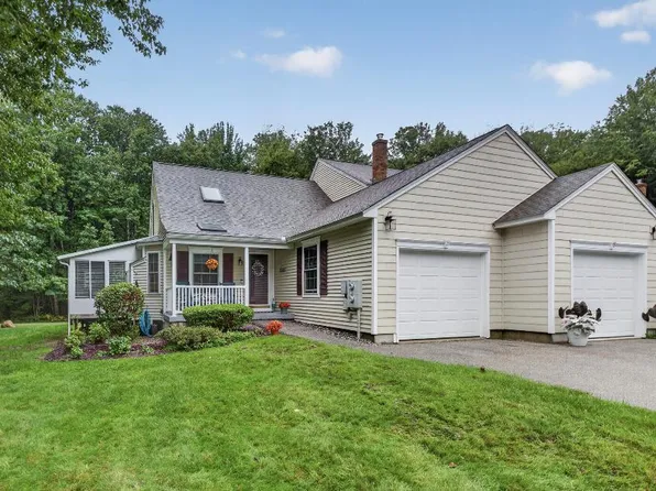 17 Cambridge Court #17, Kennebunk, ME 04043