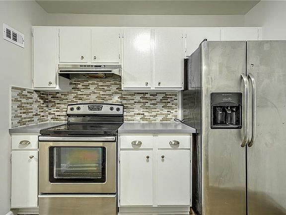 5th image of 6107 N Euclid Ave